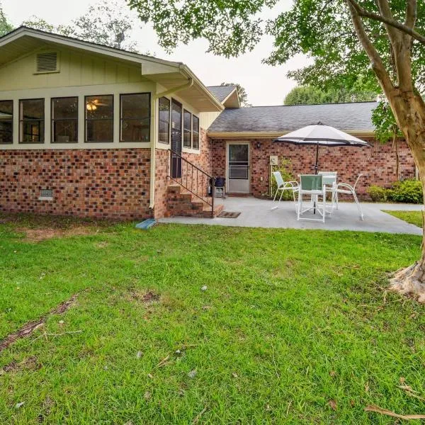 5 Mi to Boardwalk Myrtle Beach Home Near Golfing, hotel in Myrtle Beach