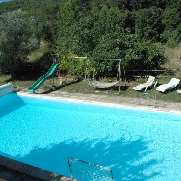 Maison d'hôtes éco-responsable avec piscine 6X12m, hotell i Châteaudouble