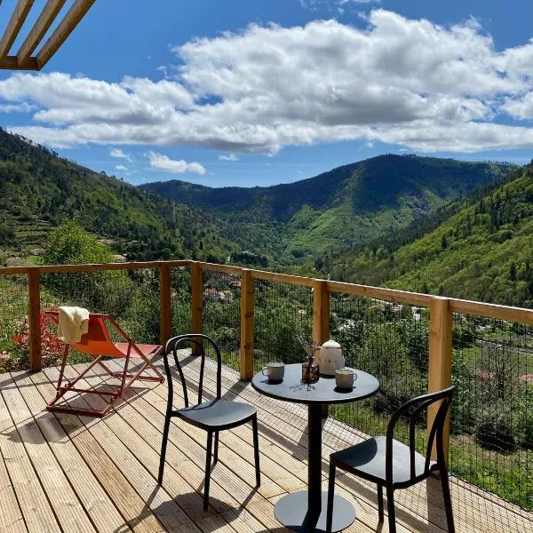 Casa Raposa Lodges - Terrace Mountain View, hotel u gradu 'Manteigas'