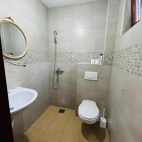 Azra River View House, hotel i Bihać