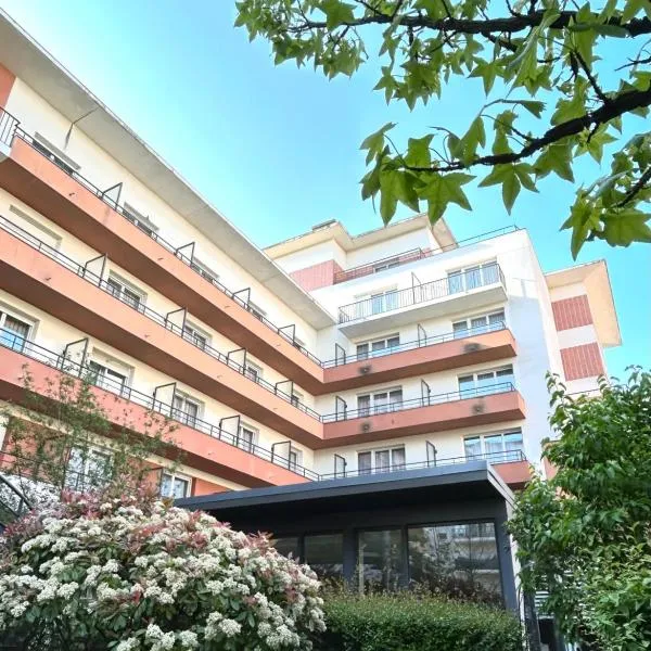 Residhome Paris-Evry – hotel w mieście Courcouronnes