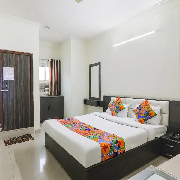 FabHotel Sara Residency, hotel i Muthiganj