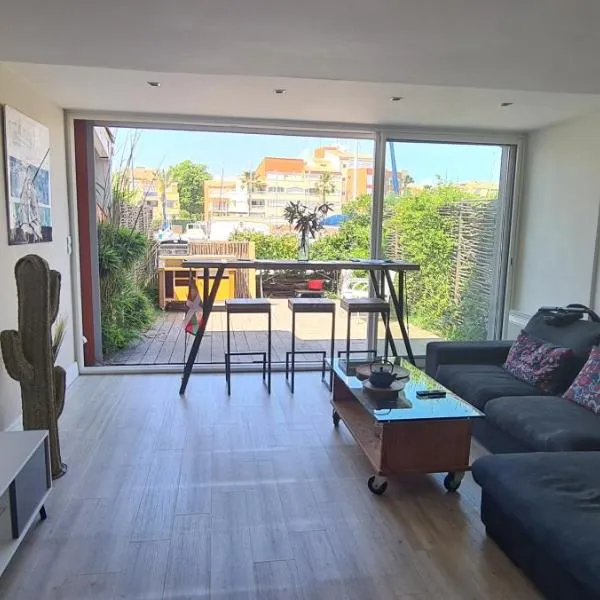 Villa ou chambres sur l'Île des Marinas au Cap d'Agde, hôtel au Cap d'Agde