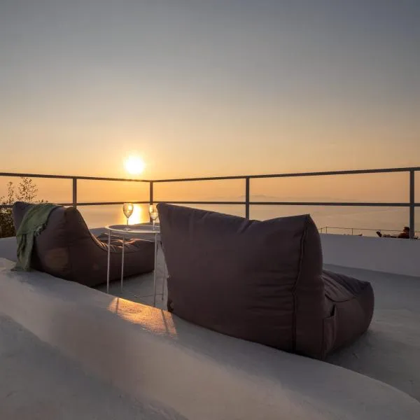 OUTOPOIA CAVE STUDIOS, hotel in Oia