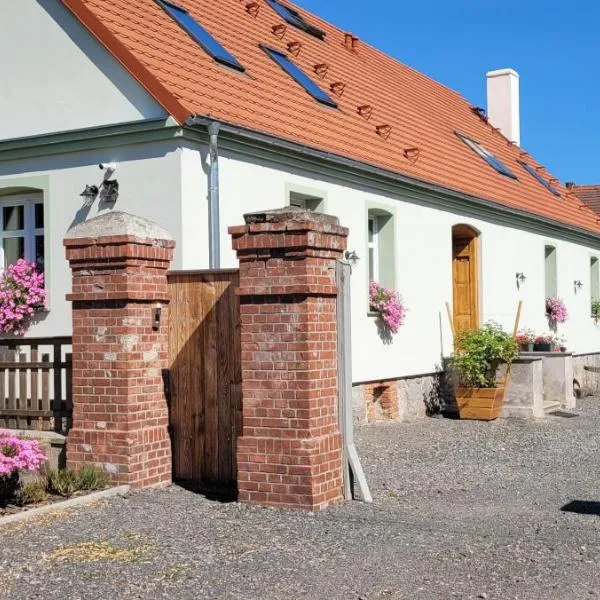 Skotopaska, hotel in Rosin