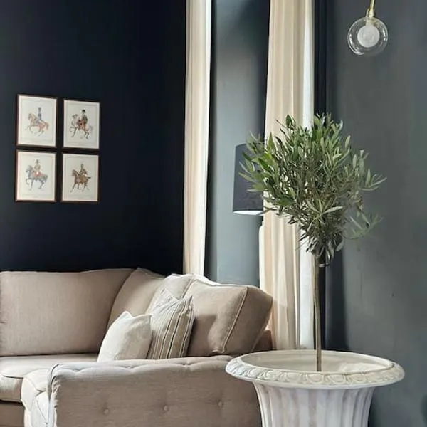 Maison Comtale, hotel v destinaci Rochefort