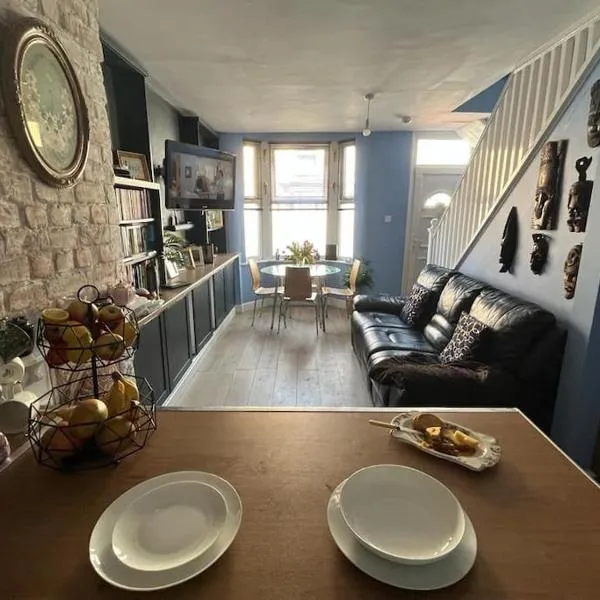 Charming newly renovated terrace, hotell Liverpoolis
