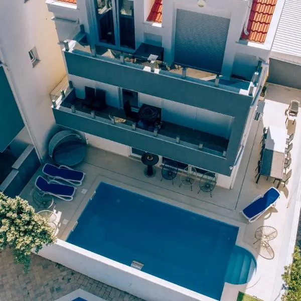 VIP Deluxe Villa JASMINA, khách sạn ở Novalja