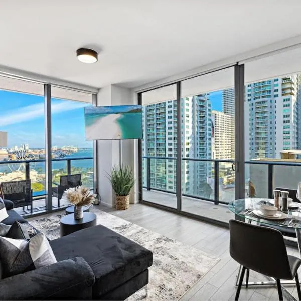 Corner condo w/ Unrivaled views, hotel in Miami
