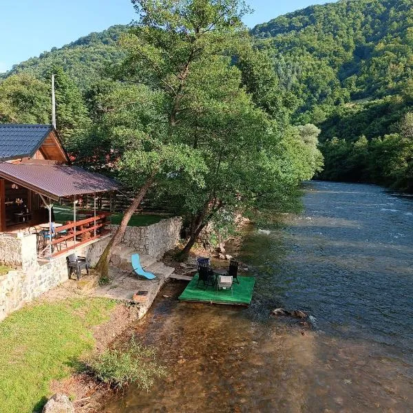 Torlakovac에 위치한 호텔 Cottage Auto Camp Vinac