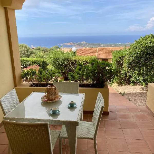 Appartamento isola rossa vista mare, hotel v destinaci Isola Rossa