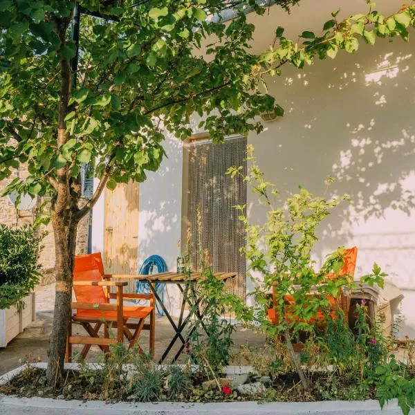 The apricot tree studio, hotel in Samothraki