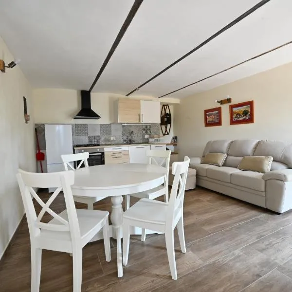 CASCINA BINELLO appartamento B, khách sạn ở Murazzano