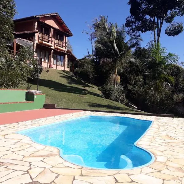 Casa com churrasqueira piscina privativa em São Pedro da Serra - Perto de Lumiar, hotell i Barra Alegre