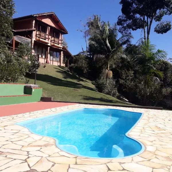 Casa com churrasqueira piscina privativa em São Pedro da Serra - Perto de Lumiar, hotel in Barra Alegre