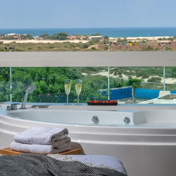Mina's luxury suite - panoramic sea view- קיסריה, hótel í Caesarea