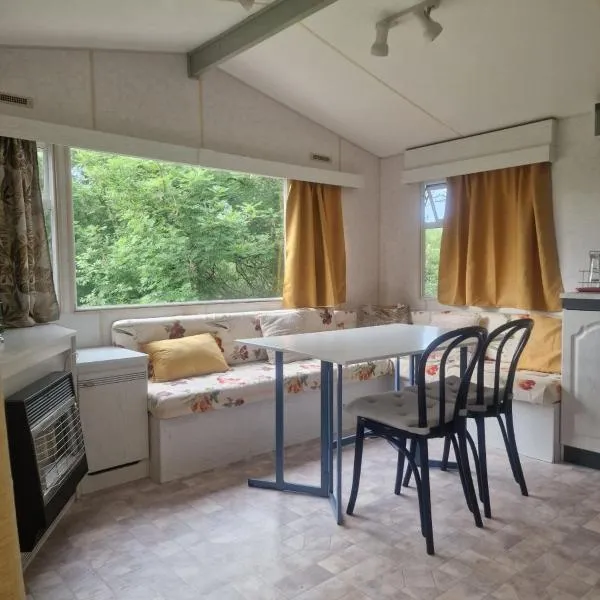Petit coin tranquille, hotel v destinaci Brengues