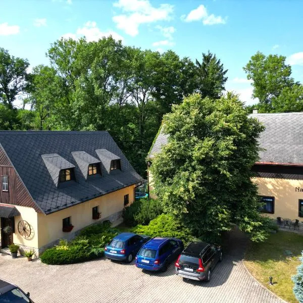 Na Statku Babiččino údolí, hotel v České Skalici