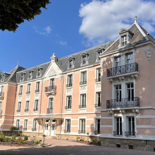 La Souveraine, hotel v destinaci Contrexéville