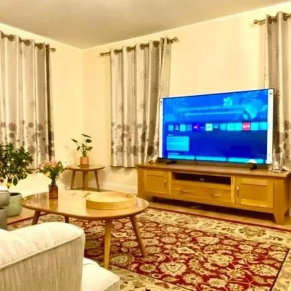 2 Bedroom Flat in Ardwick Manchester, hótel í Manchester
