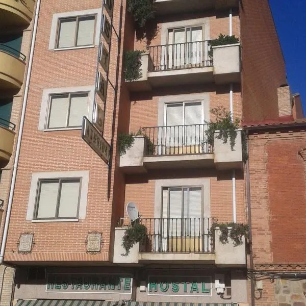 Hostal Avenida: Benavente'de bir otel