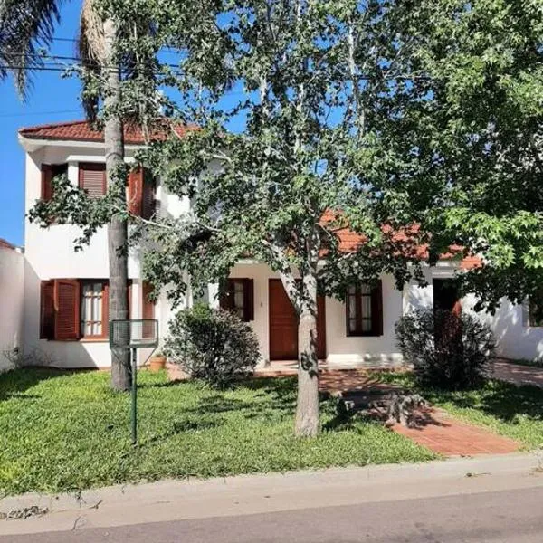 Casa 2 plantas Rio Tercero, hotel in Río Tercero