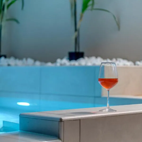 Aegean Glory Suites, hotel v destinaci Ermupoli