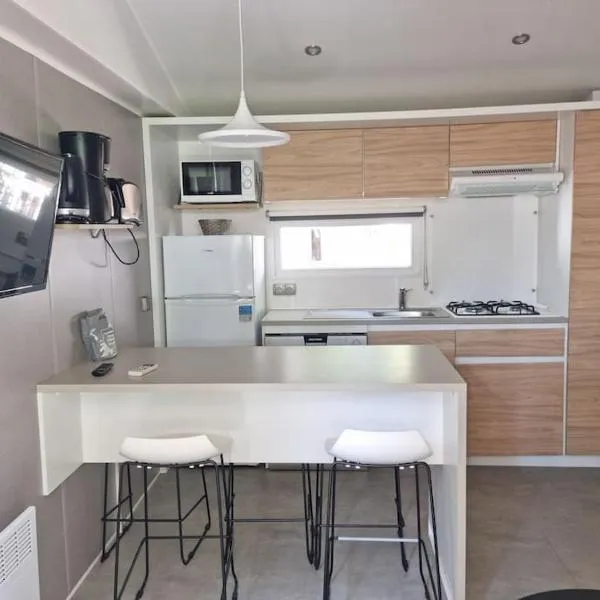Location d'un mobil-home de 35 m² au Camping Les Sables d'Or - 4 étoiles avec grand parc aquatique – hotel w mieście Le Grau-dʼAgde