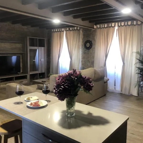 A Casa de Abaixo, hotel in Cuntis