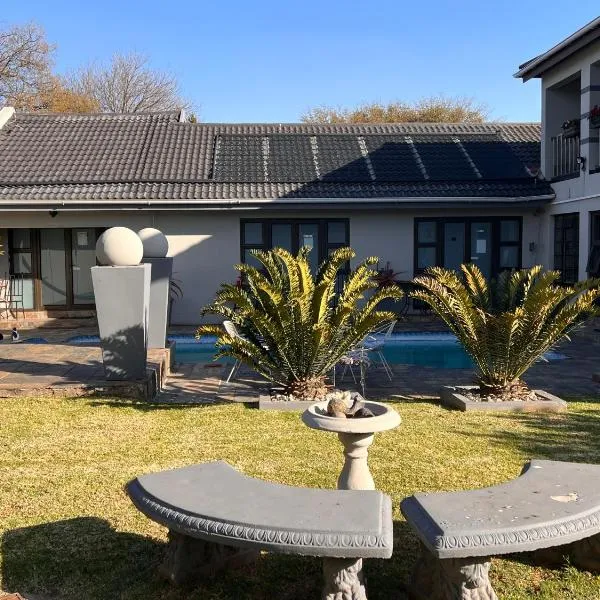 2 Op Terblanche Guesthouse, hotell sihtkohas Boksburg