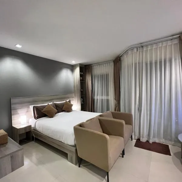 Grandblue Condominium#702 Seaview TopFloor MaePim Rayong, hotel u gradu 'Mae Pim'