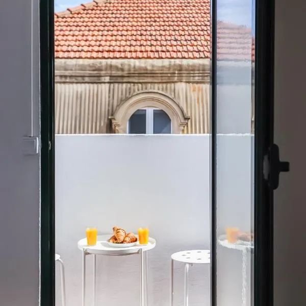 Cozy 3 Bedroom Apt in lively Bairro Alto