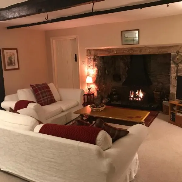 The Old House Cottages, hotel v destinaci Nether Stowey
