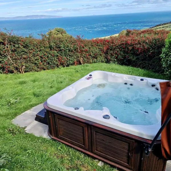 Torr Lodge- luxury log cabin with private hot tub!, khách sạn ở Ballycastle