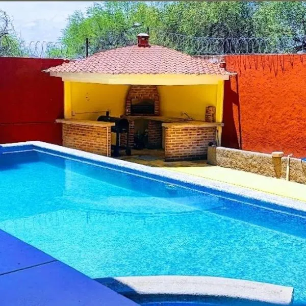 Casa vacacional en Tequesquitengo con alberca privada y vista al lago, hotell i Tequesquitengo