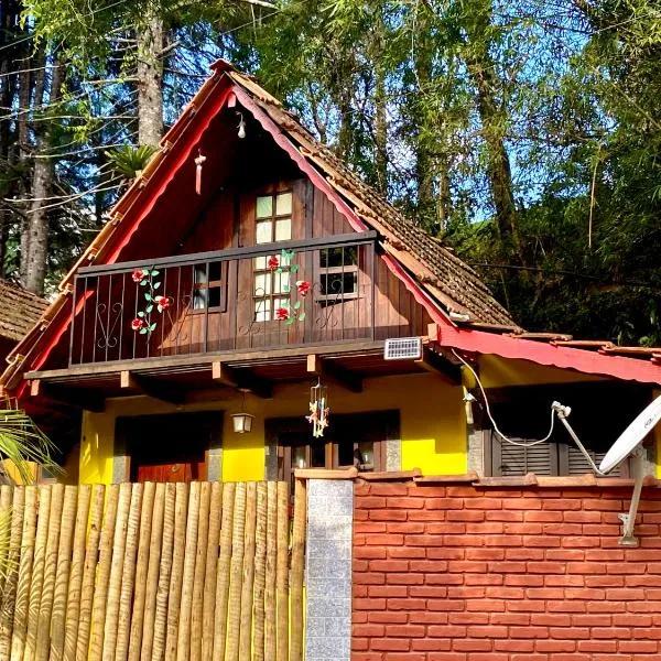Chalé 1 Alto na Montanha, com lareira e wi-fi, hotel di Visconde De Maua