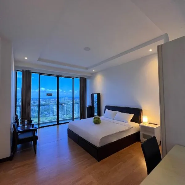 Super Comfy BIG SPACE Condo In Imperial Suites Boulevard Mall, hotel in Kuching