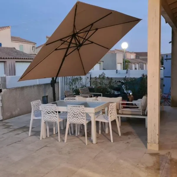 Villa 6 personnes dans résidence avec piscine, hotel en Portiragnes