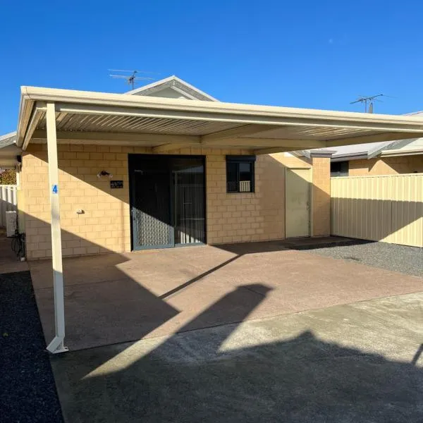 Unit 4 3 Mouarn St Carey Park, hotel in North Boyanup