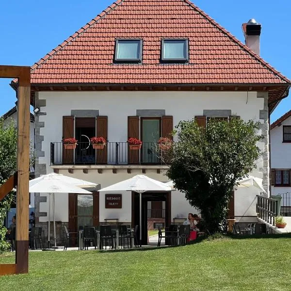 HOTEL RURAL BASQUE IRATI, hotel v destinaci Espinal-Auzperri