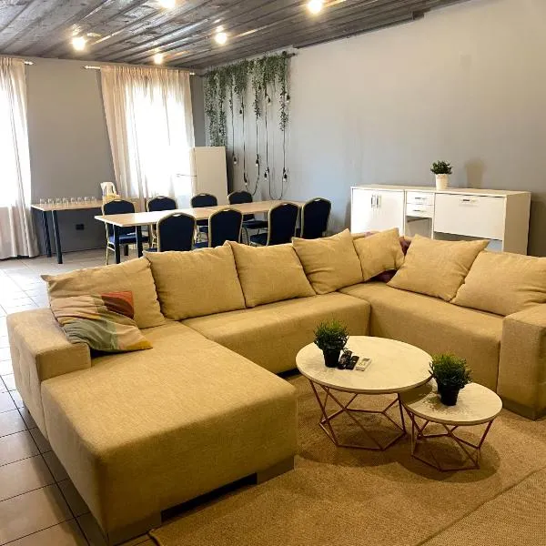 Veldzes Nams Family room, hotel in Ventspils