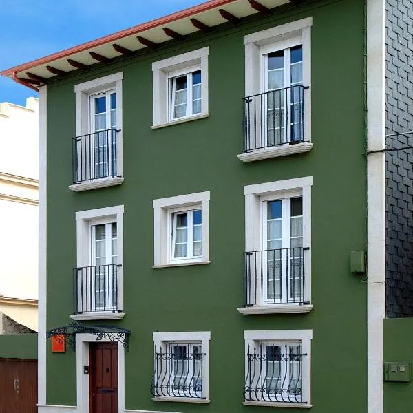 Apartamentos Casa Germana, hotel v destinaci Tapia de Casariego