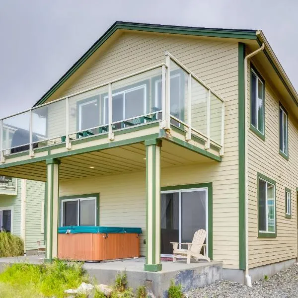 Gold Beach Retreat Private Hot Tub and Ocean Views!, hotel v destinaci Gold Beach