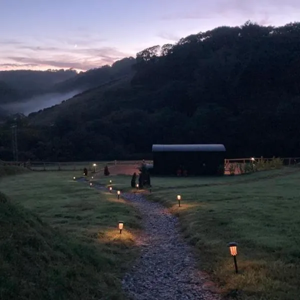 Fullabrook Farm Retreat, The Shepherdess Hut, hotel v destinaci West Down