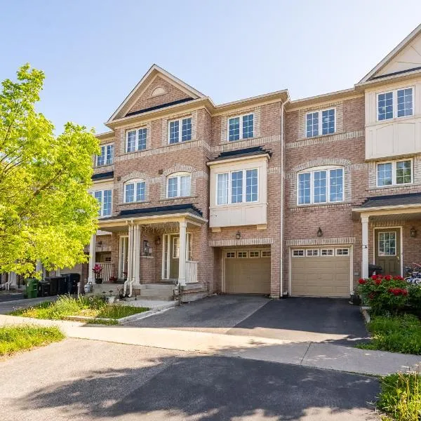 Beautiful Townhouse In Toronto, hotel in Toronto