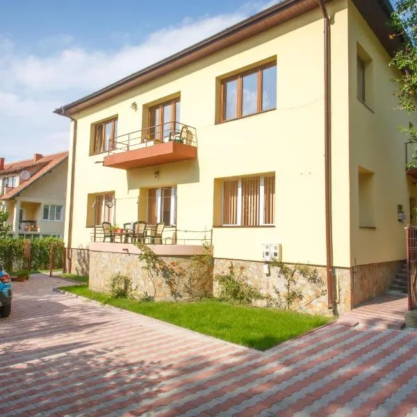 Barok Apartments, hotel i Braşov