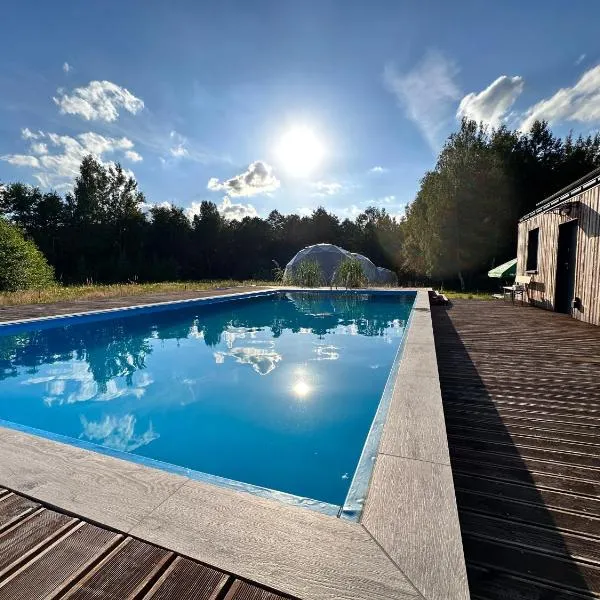 Glamping Stodoła Dome, hotel v destinaci Ściegny