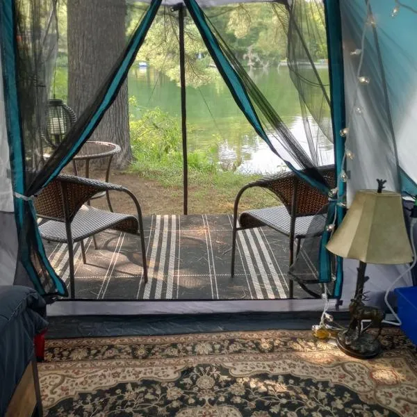 Glamping on the Green River, hotel di Severn