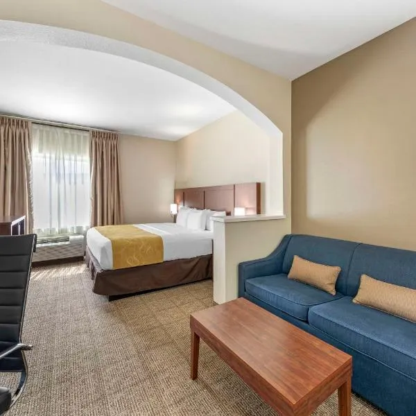 Comfort Suites Tulare, hotelli kohteessa Corcoran