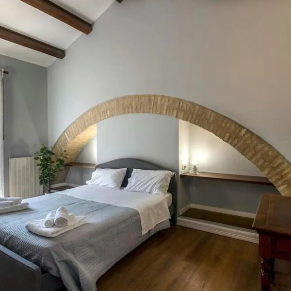 Casa Tosca con balcone vicino parcheggio, hotel in Macerata
